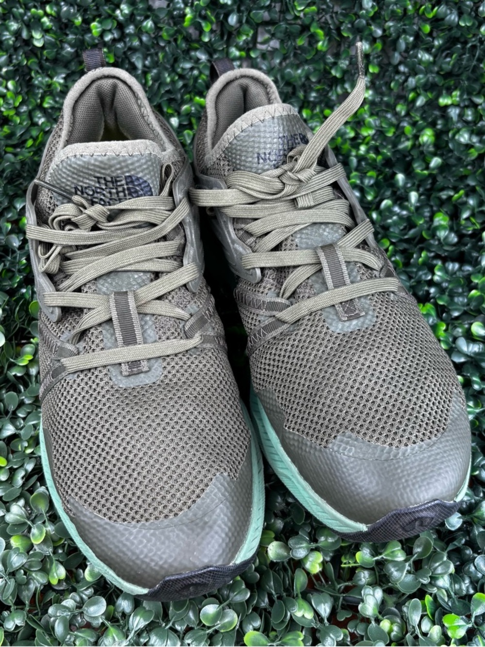 THE NORTH FACE TRAIL SNEAKERS SIZE 10.5